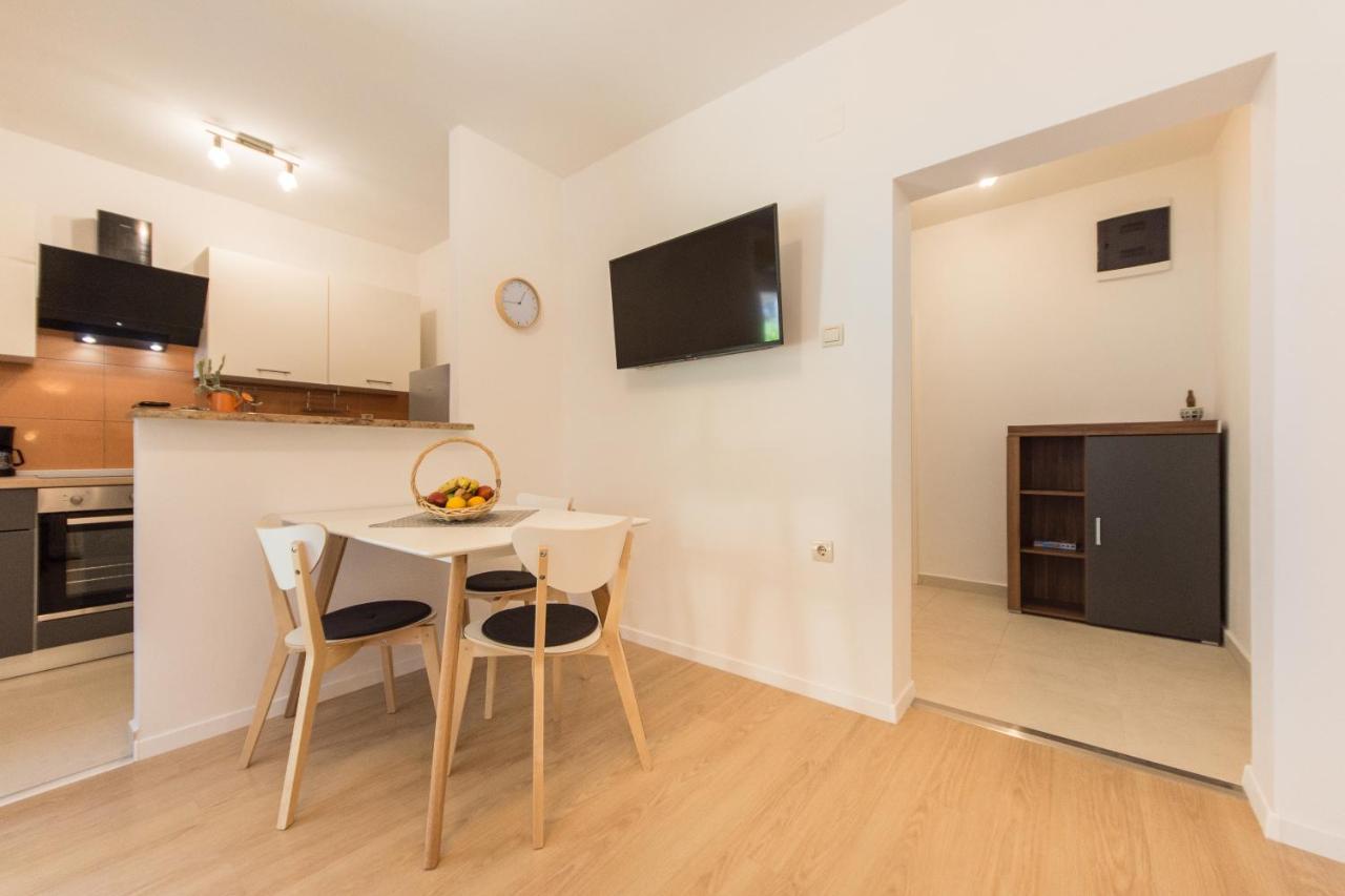 Piccola Pineta Apartment Pula Luaran gambar