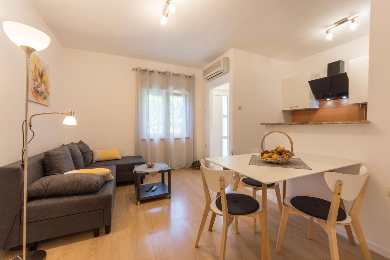 Piccola Pineta Apartment Pula Luaran gambar