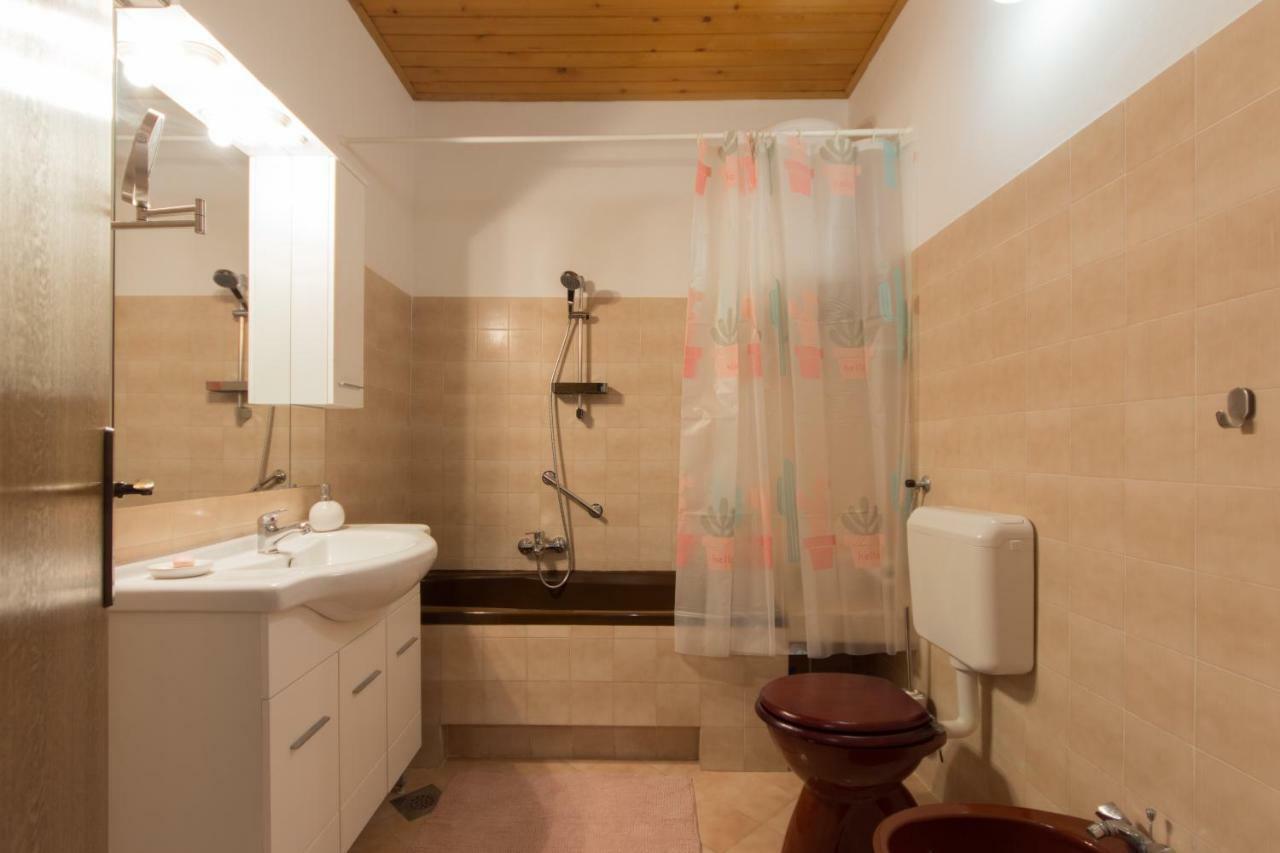 Piccola Pineta Apartment Pula Luaran gambar