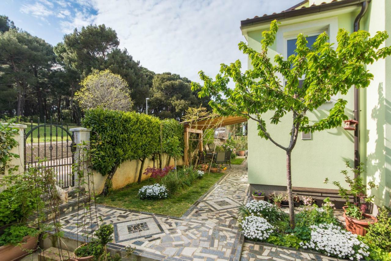 Piccola Pineta Apartment Pula Luaran gambar