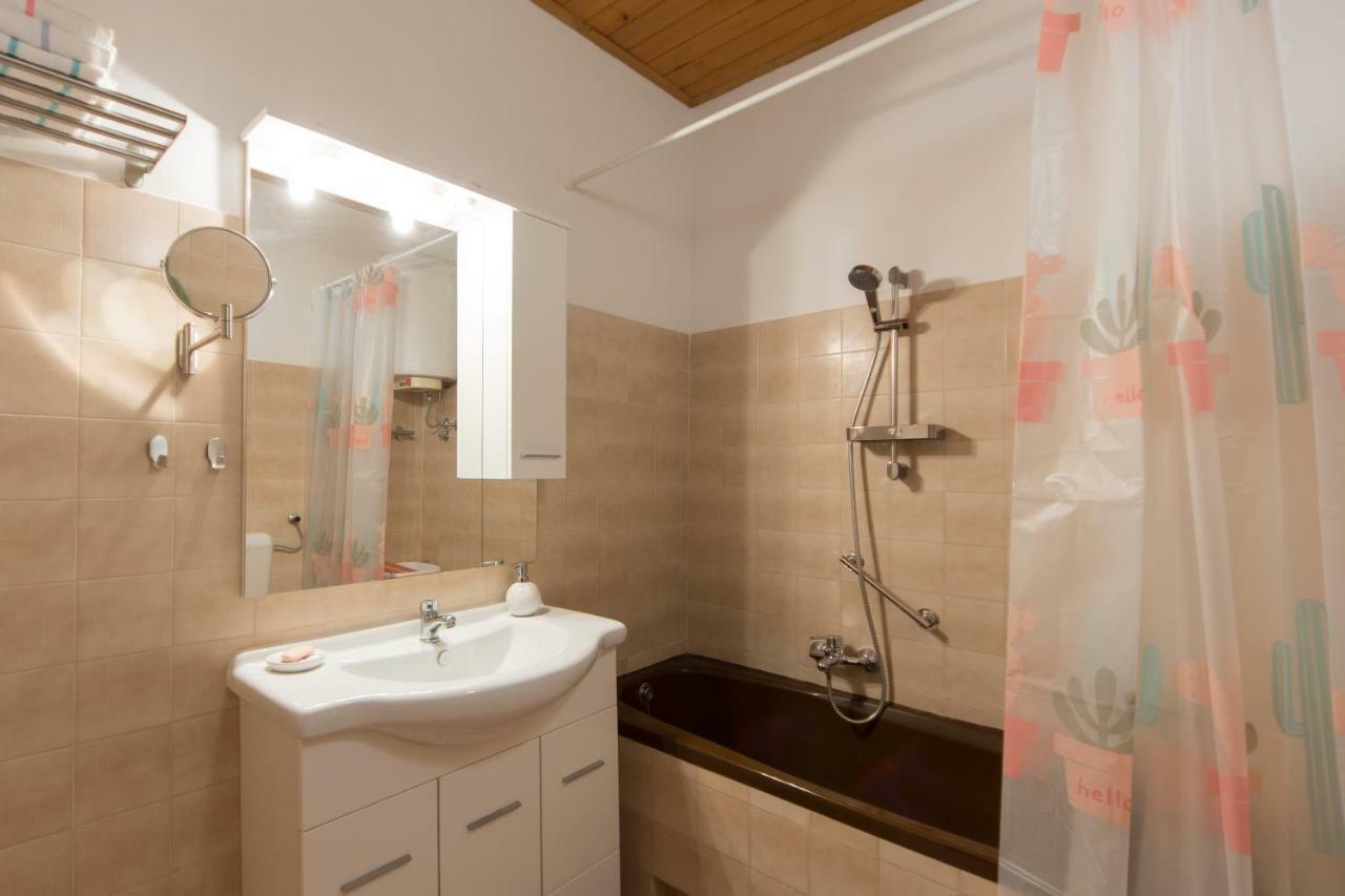 Piccola Pineta Apartment Pula Luaran gambar