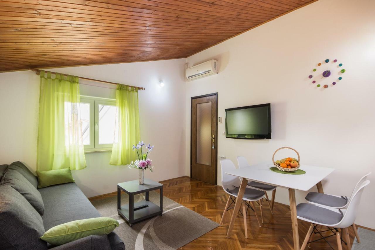 Piccola Pineta Apartment Pula Luaran gambar